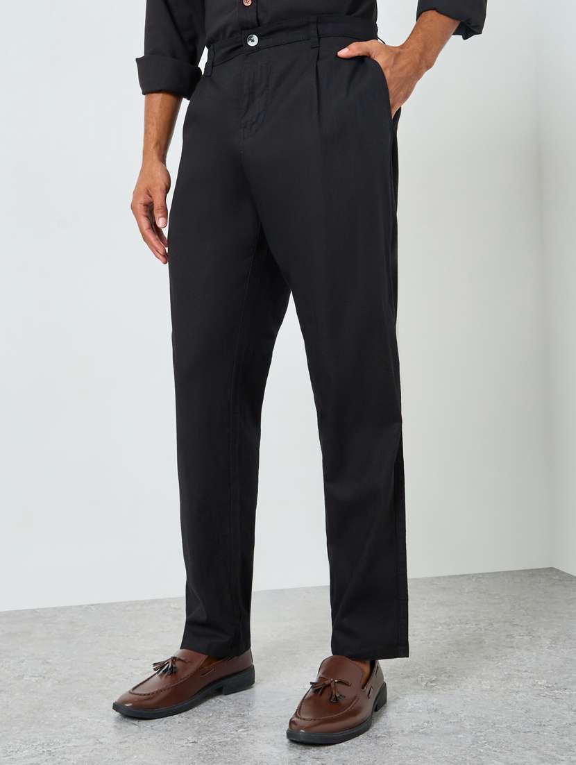 men solid mid rise pleated casual trouser
