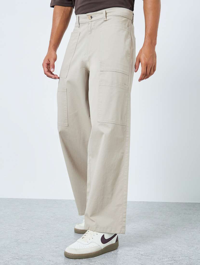 men solid mid rise flat front casual trouser