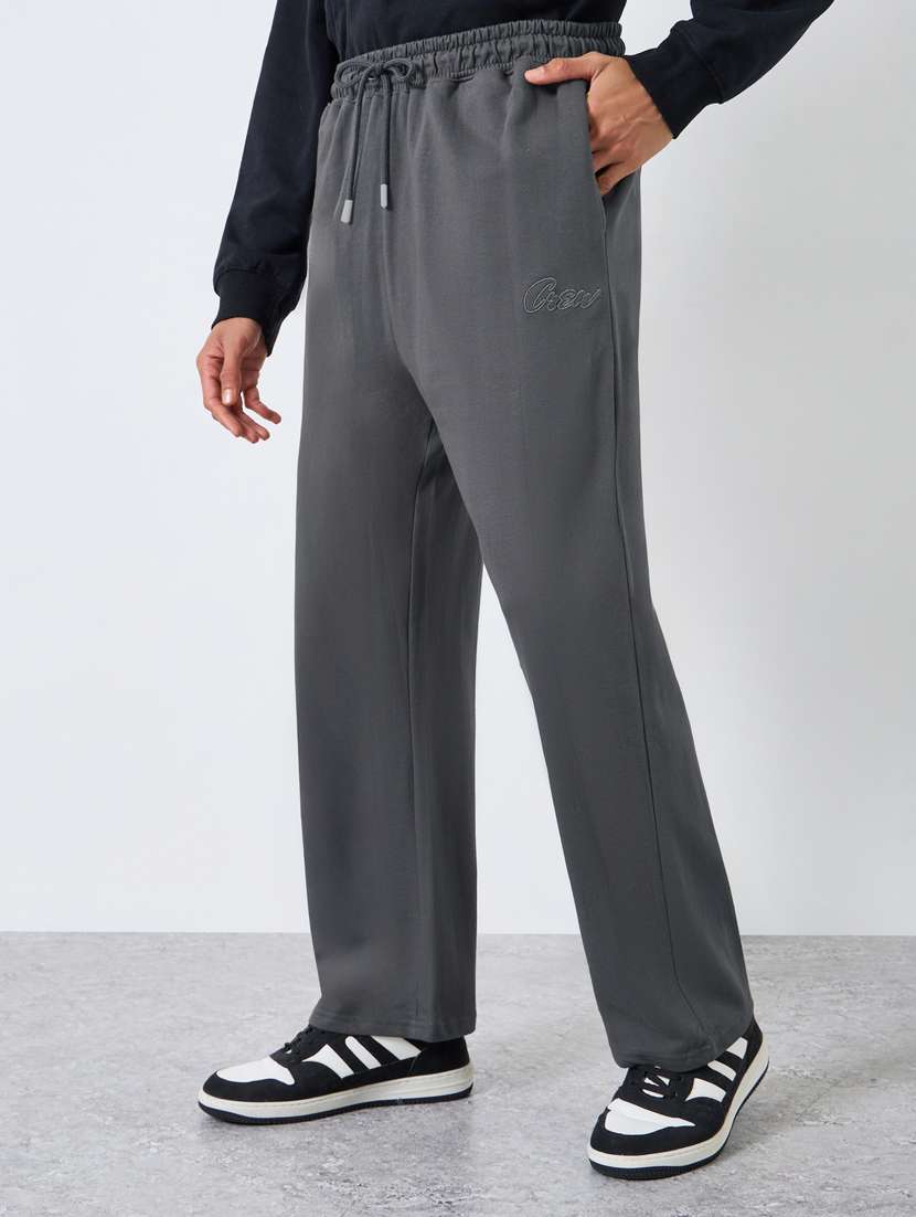 men solid relaxed fit full length track pant