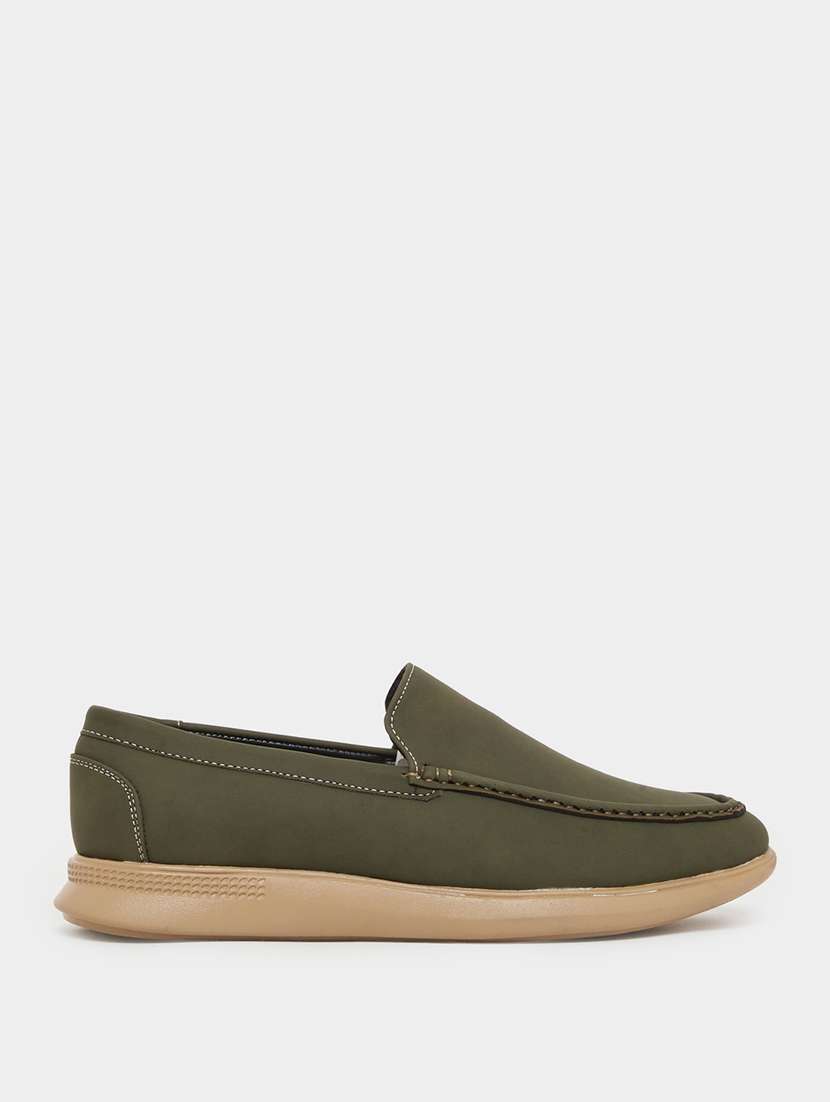 men solid slip on casual loafers