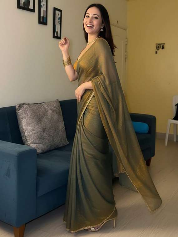 women solid with embellished bordered saree with blouse - 22395032 -  Standard Image - 3