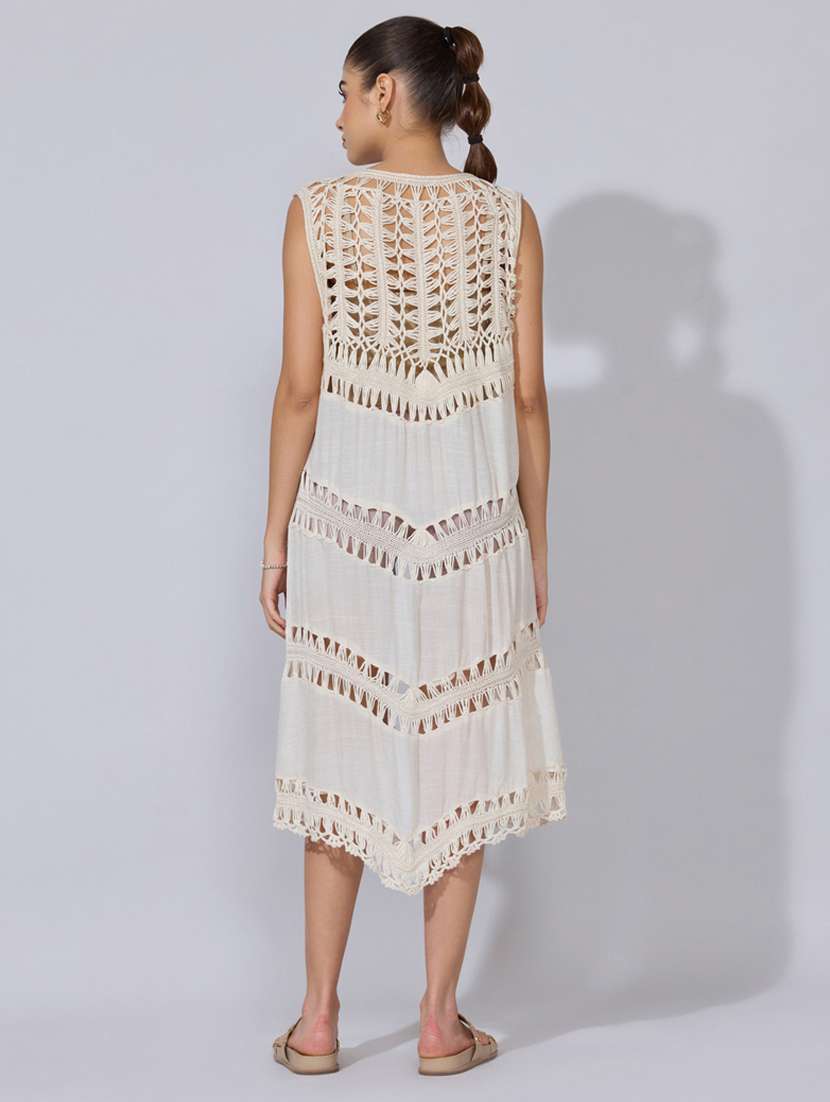 women self designed sleeveless crochet shrug - 22396098 -  Standard Image - 3