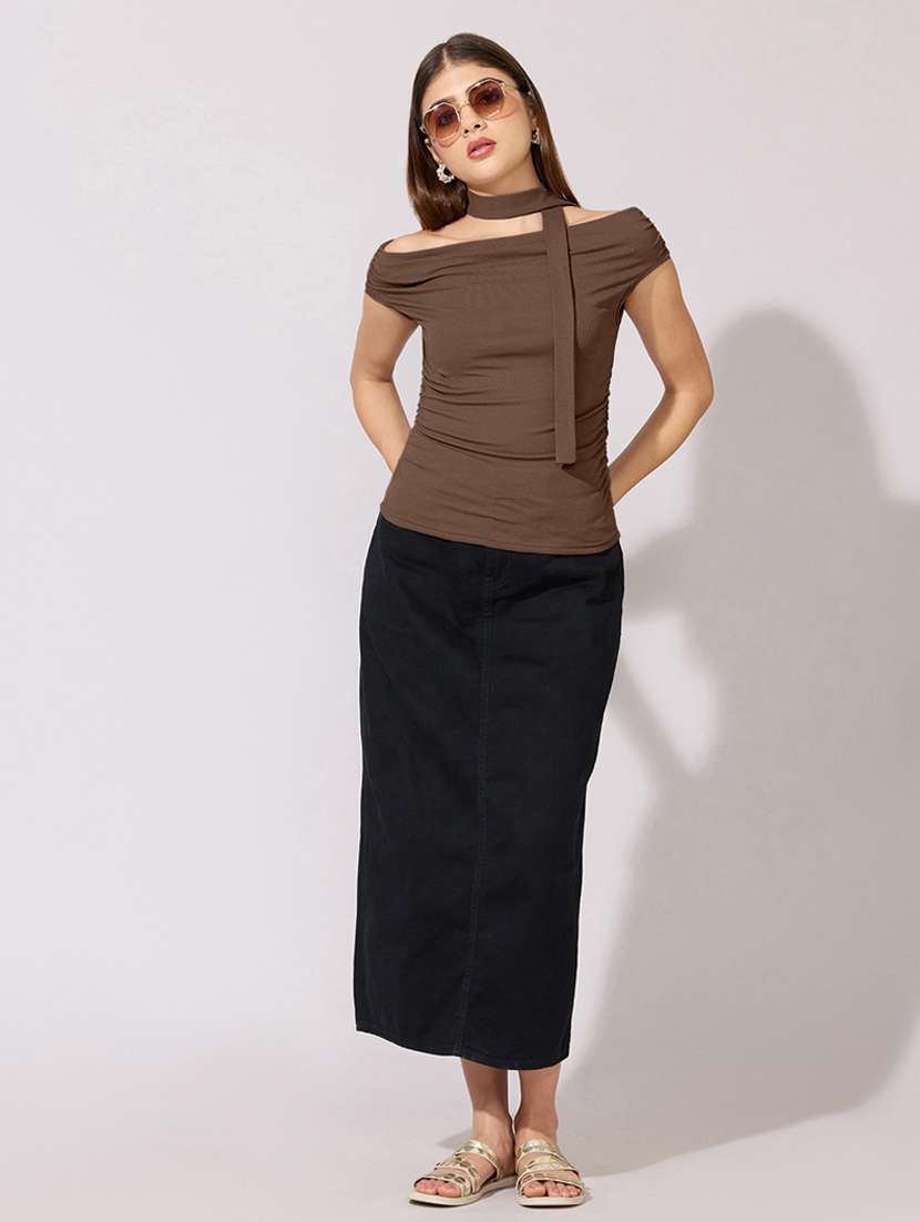 women solid off shoulder top with neck tie - 22396136 -  Standard Image - 5