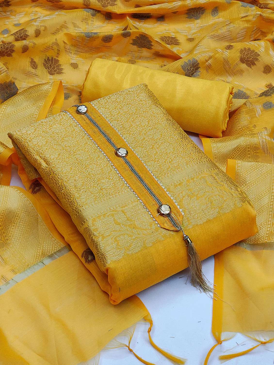 women self design unstitched suit set