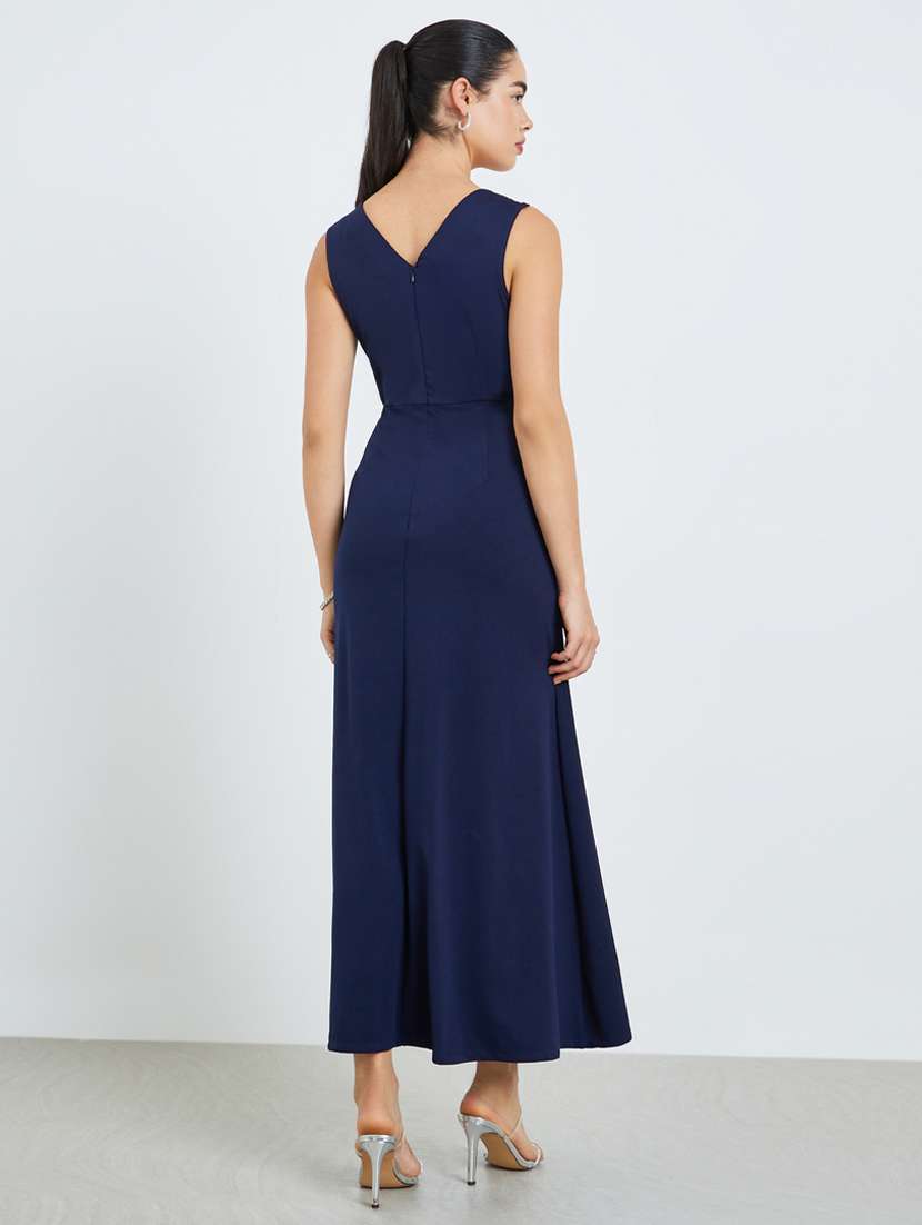 Women Solid Sleeveless Sheath Dress - 22397876 -  Standard Image - 3