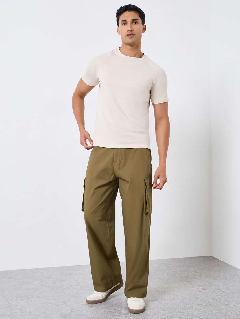 men solid mid rise baggy cargo - 22397953 -  Standard Image - 3