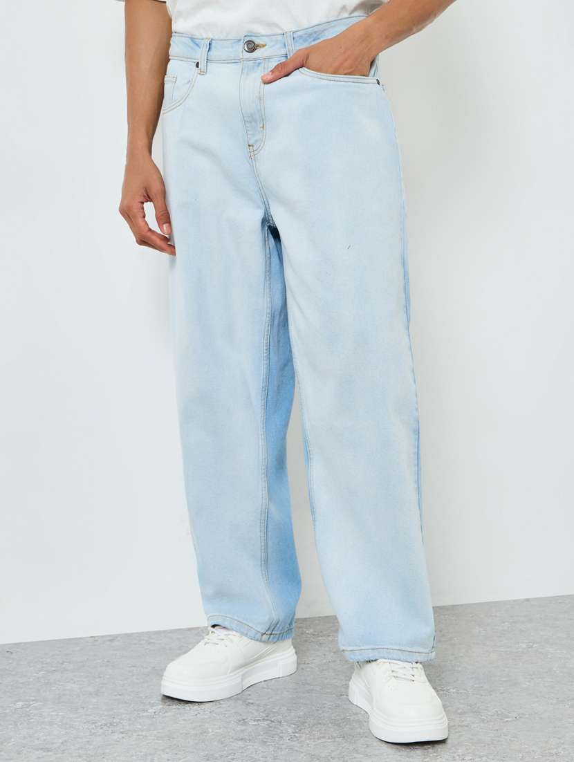 men washed mid rise full length relaxed fit jeans