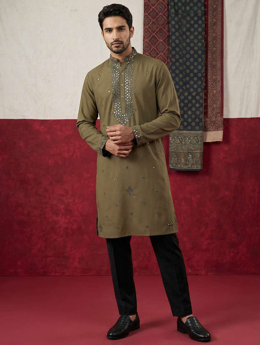 men solid with work mandarin neck kurta pyjama set