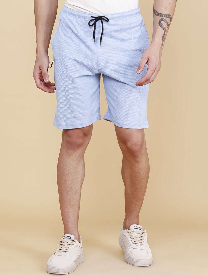 men solid mid rise regular shorts
