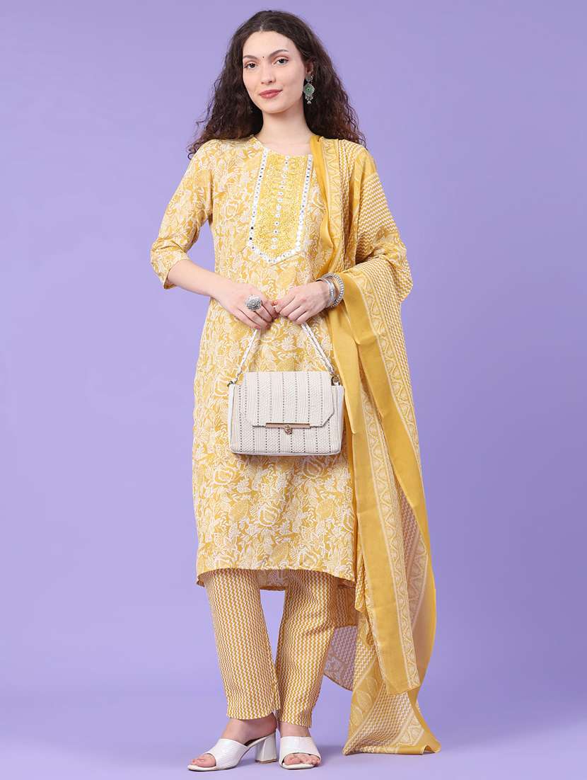 women printed three quarter sleeve kurta pant with dupatta set