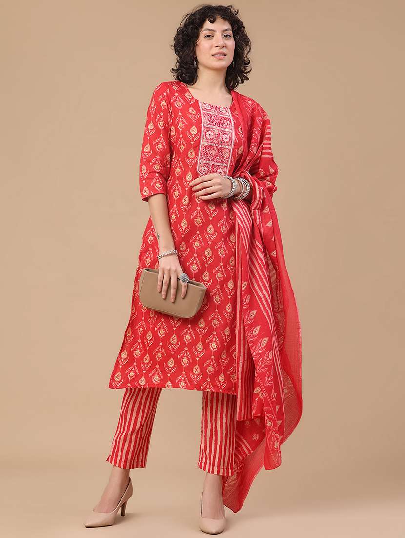 women printed three quarter sleeve kurta pant with dupatta set