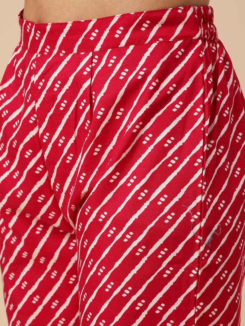 red cotton kurta dupatta  set - 22399590 -  Standard Image - 5