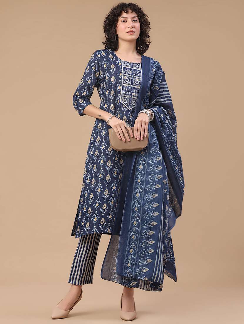 women printed three quarter sleeve kurta pant with dupatta set