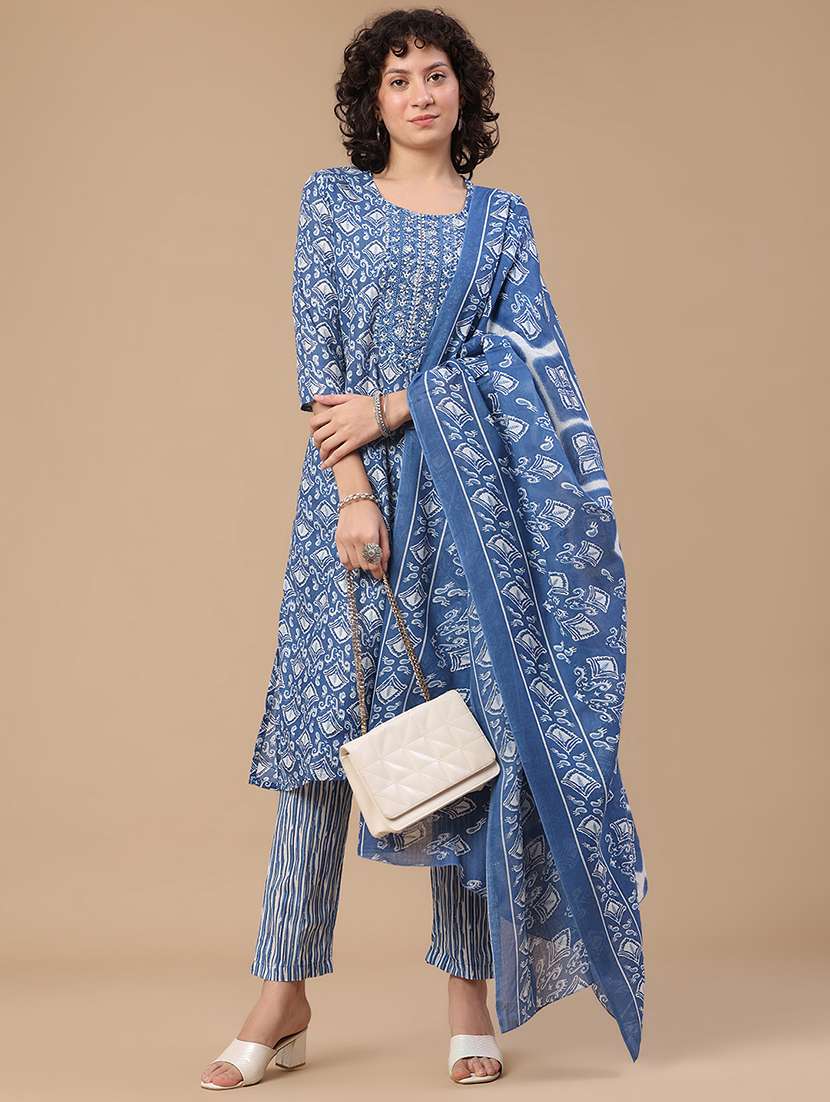 women printed three quarter sleeve kurta pant with dupatta set
