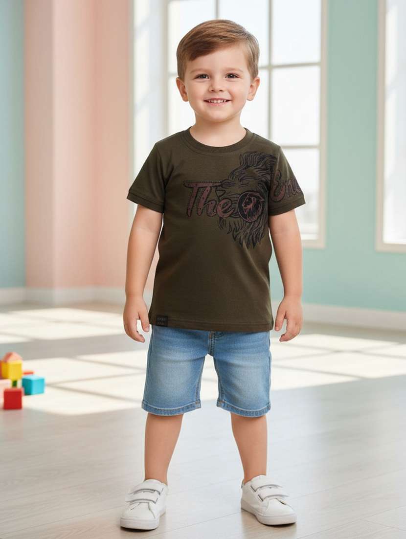 boys embellished round neck regular t-shirt