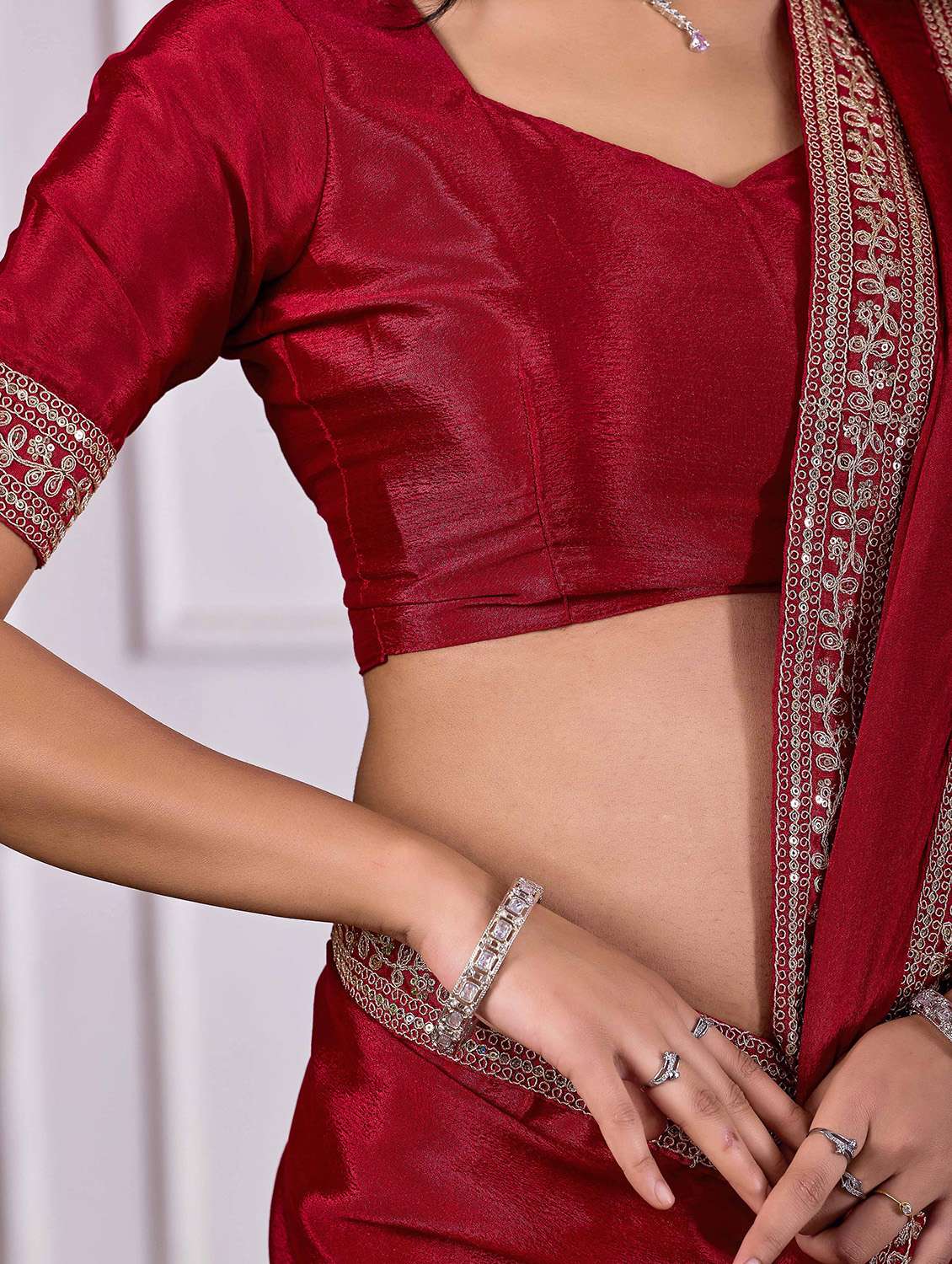 women solid with bordered saree with blouse - 22400899 -  Standard Image - 5