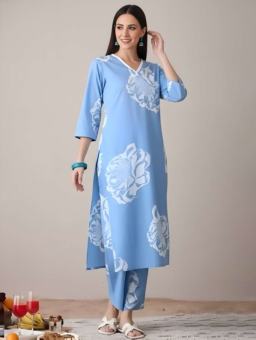 women floral three quarter sleeve kurta pant set