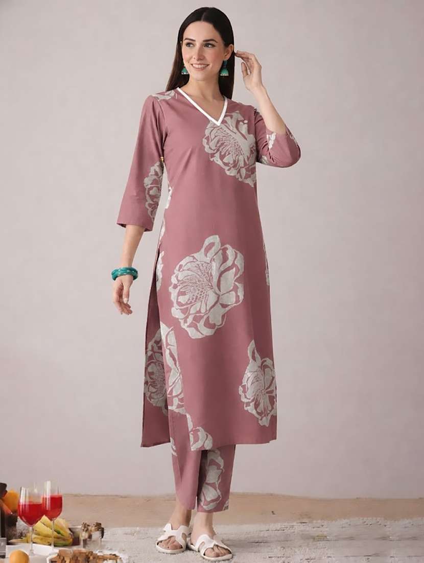 women floral three quarter sleeve kurta pant set