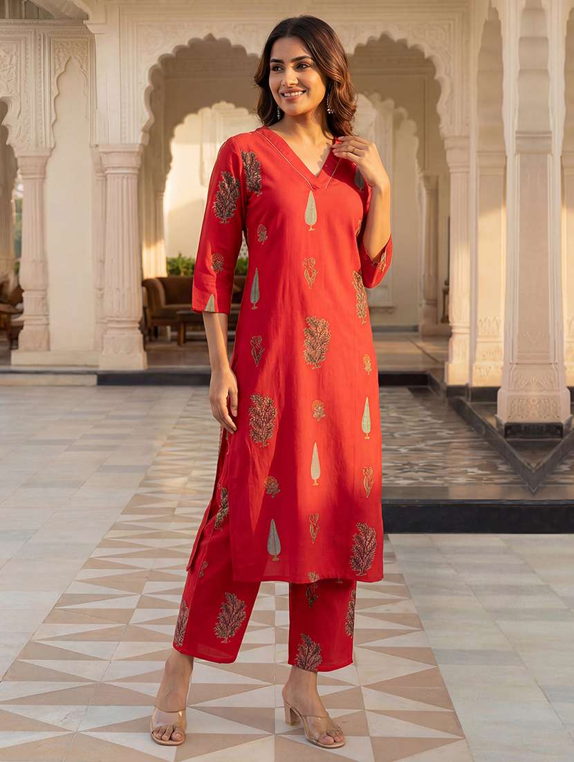 women printed three quarter sleeve kurta pant set