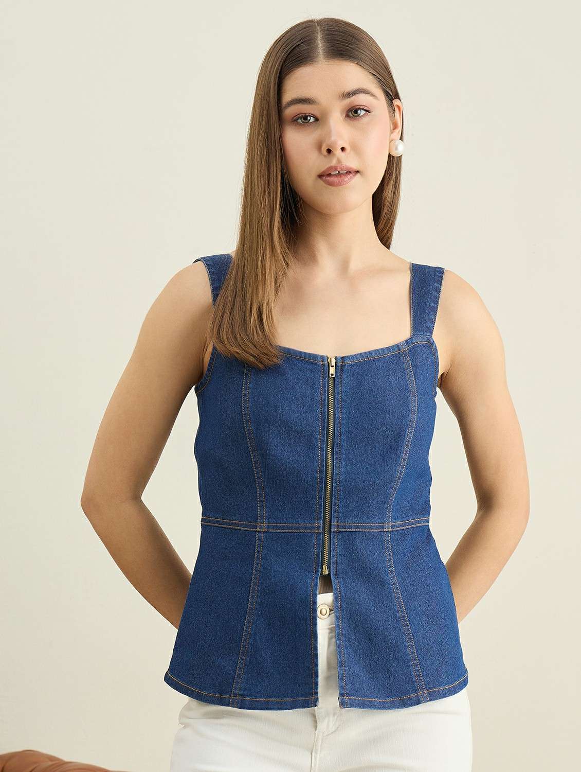women solid sleevless denim straight top