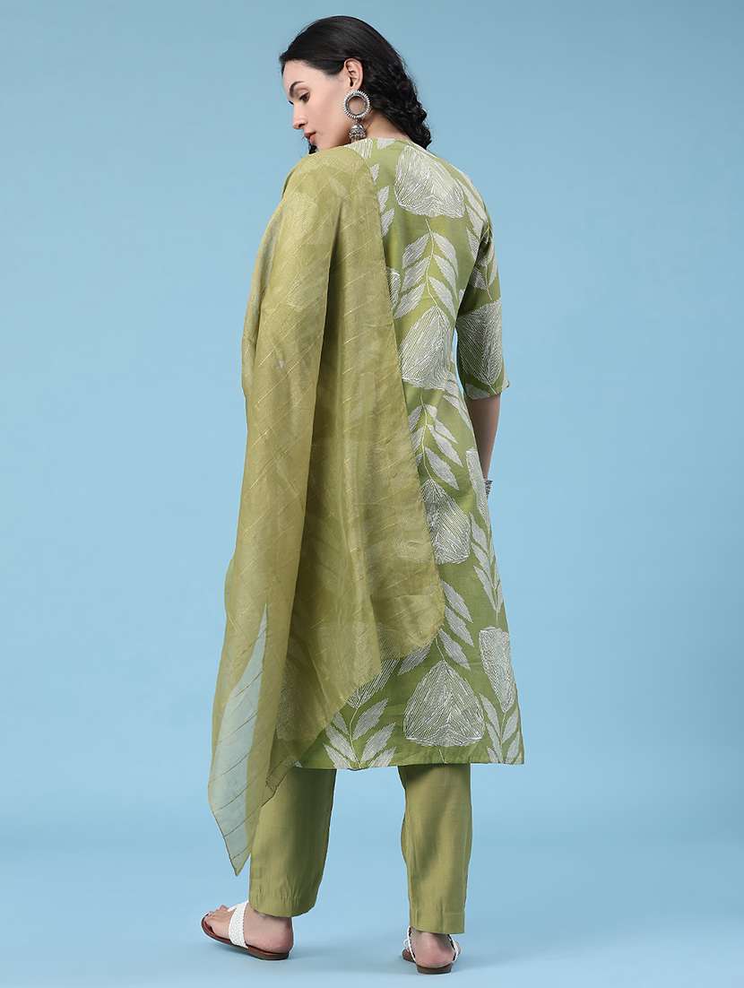 women printed three quarter sleeves kurta pant set with dupatta - 22403866 -  Standard Image - 3
