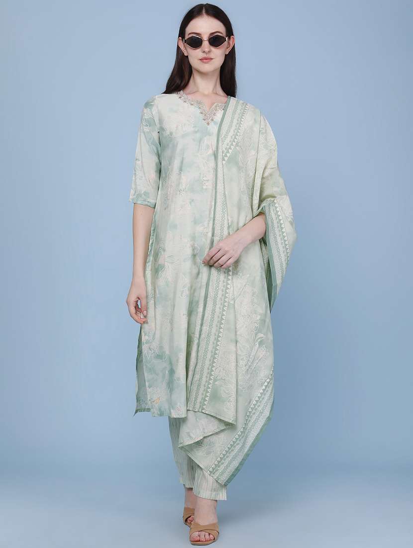 women printed three quarter sleeves kurta pant set with dupatta