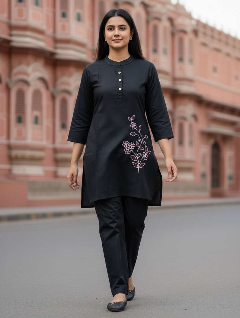women solid with work three quarter sleeve kurta pant set