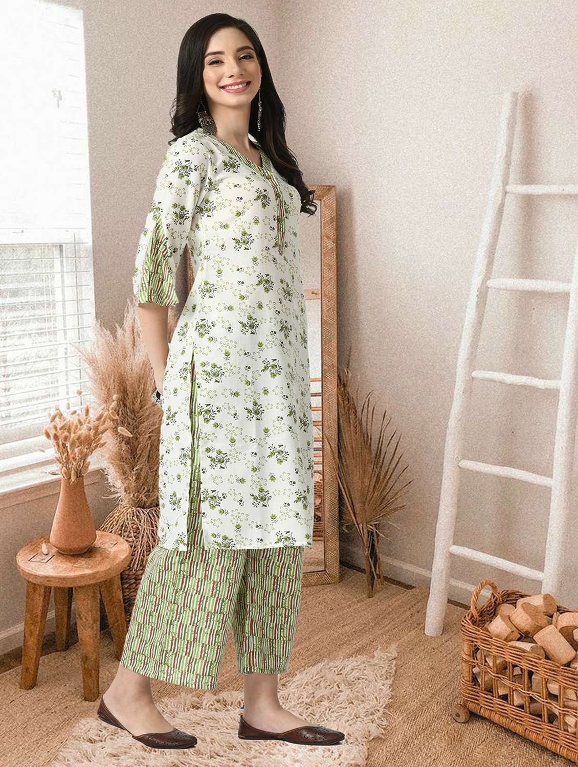 women floral three quarter sleeve kurta palazzo with dupatta set - 22404307 -  Standard Image - 3