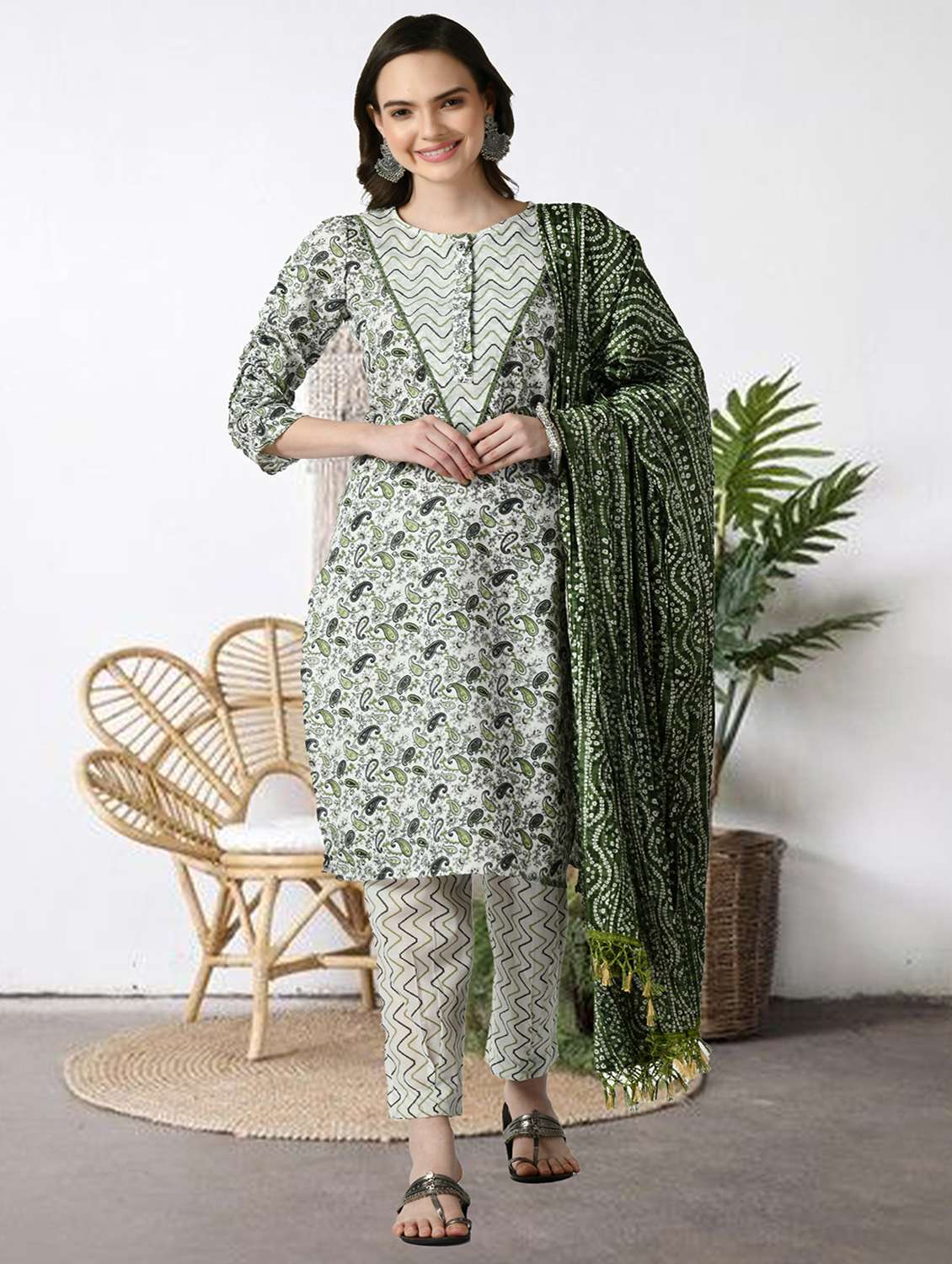 women paisley three quarter sleeve kurta pant with dupatta set