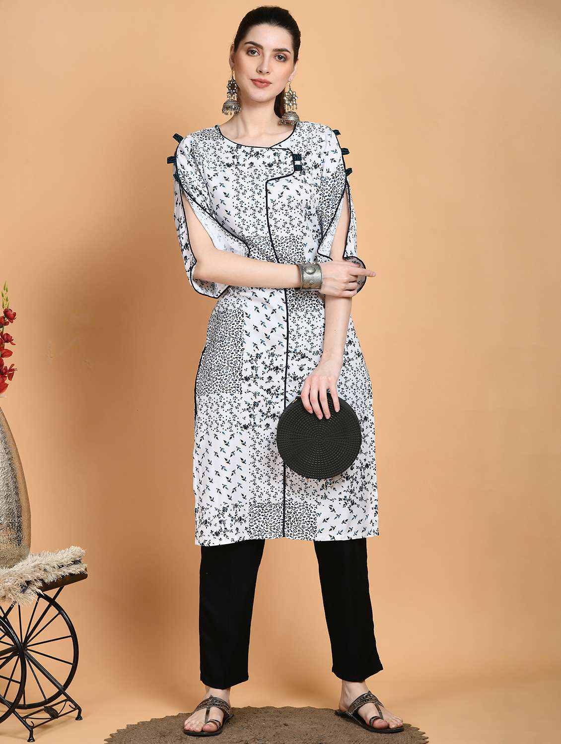 women printed slit sleeve straight kurta