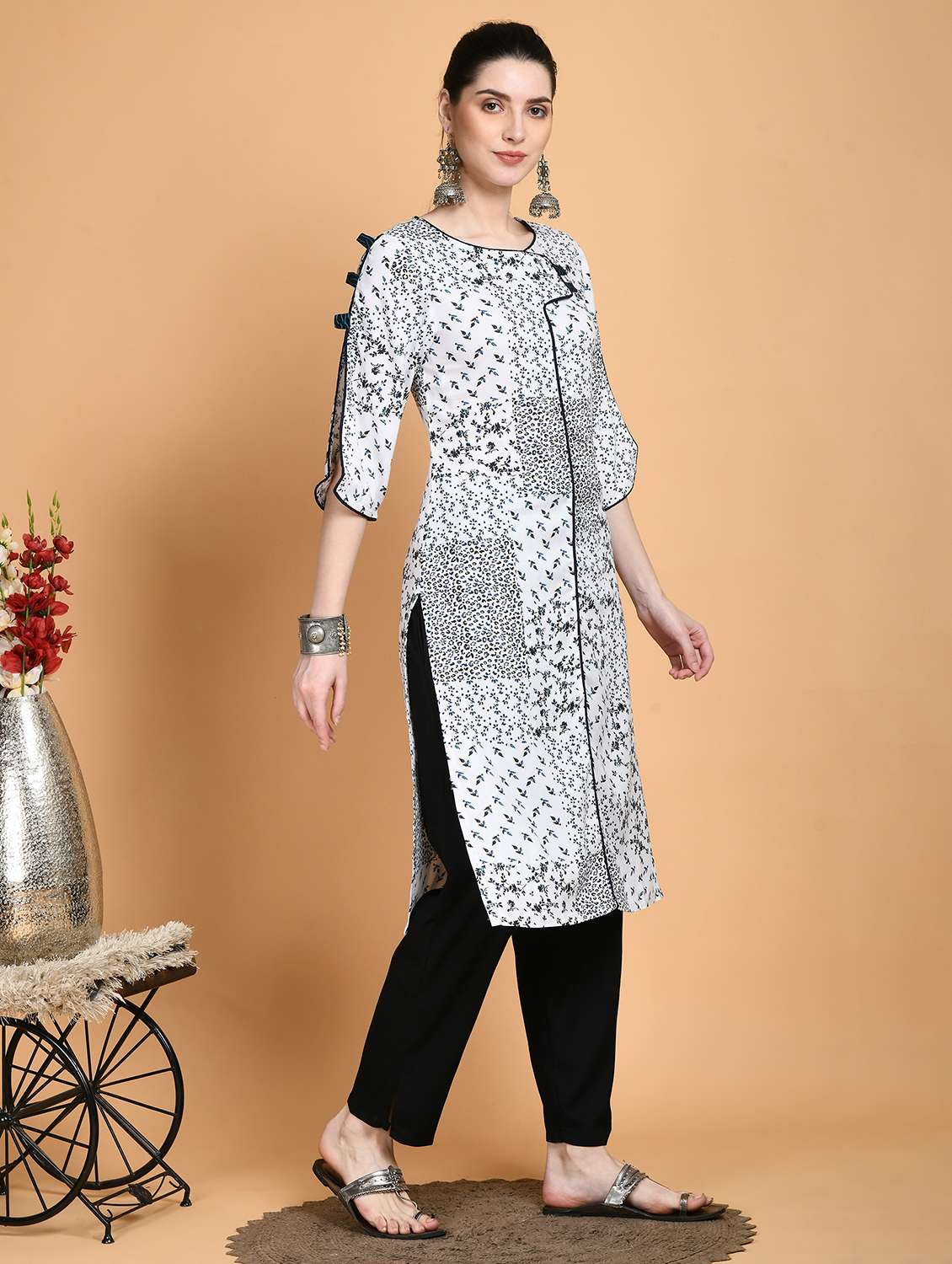 women printed slit sleeve straight kurta - 22404313 -  Standard Image - 3