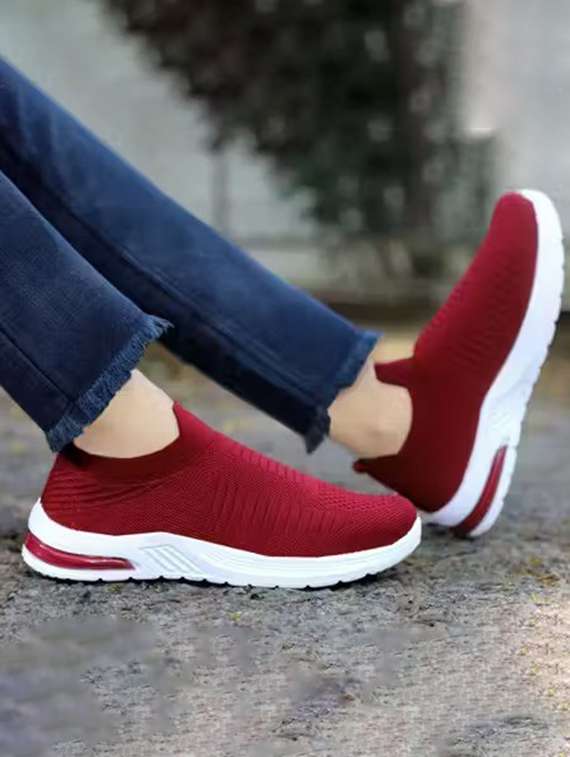 women solid slip on casual shoe