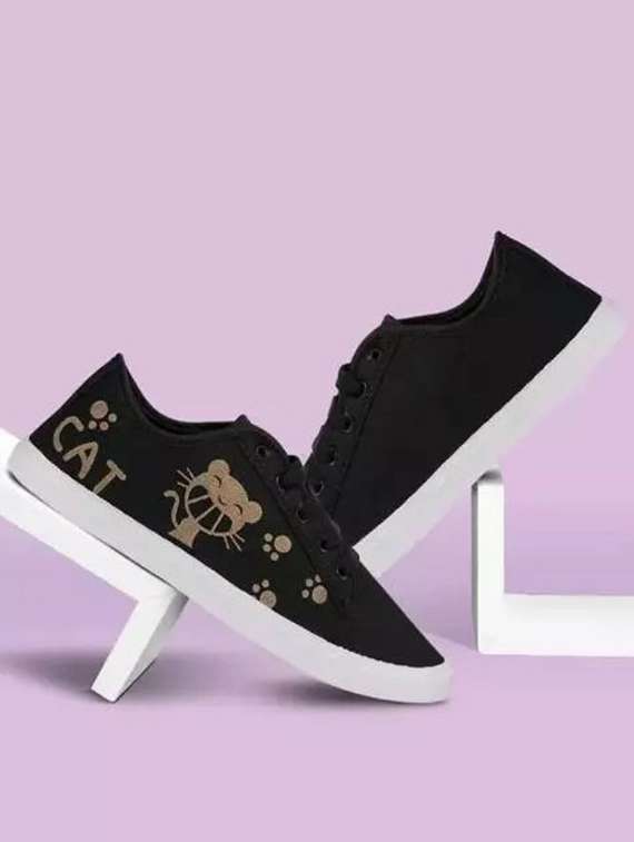 women printed lace-up casual shoe