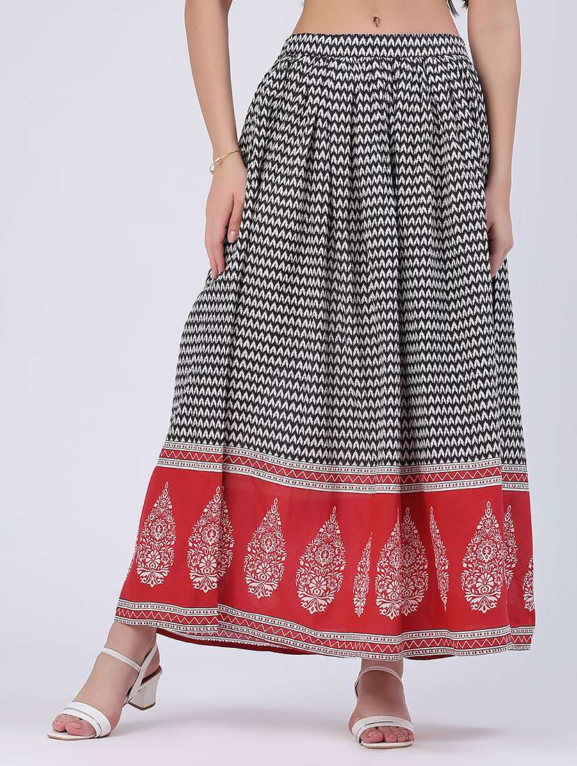 women printed mid rise flared skirt
