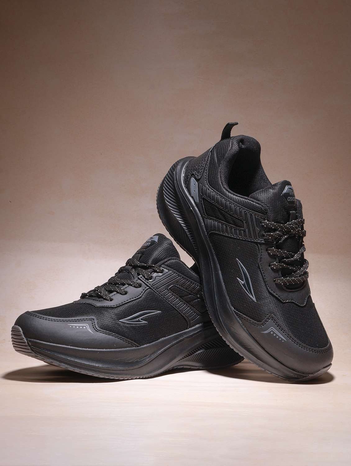 men black lace up sport shoe