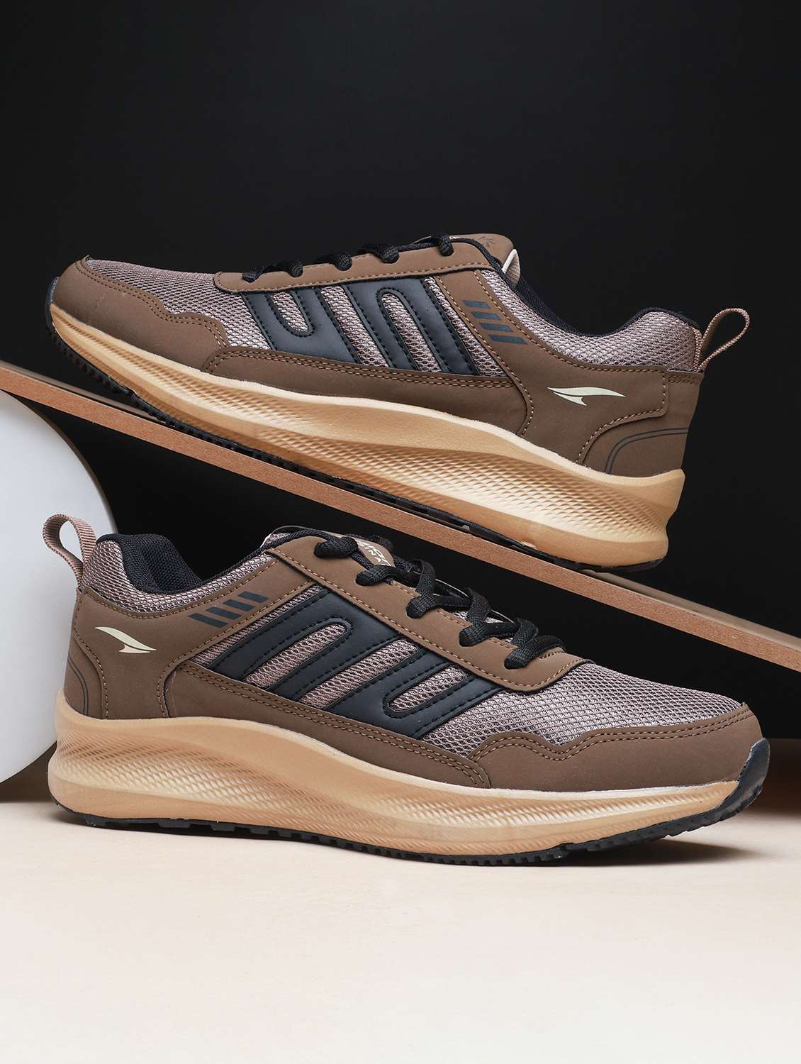 men brown lace up sport shoe