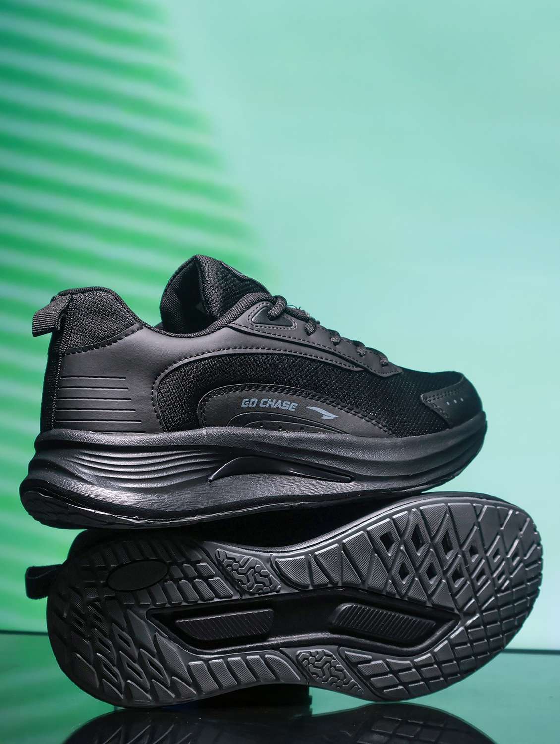 men black lace up sport shoe