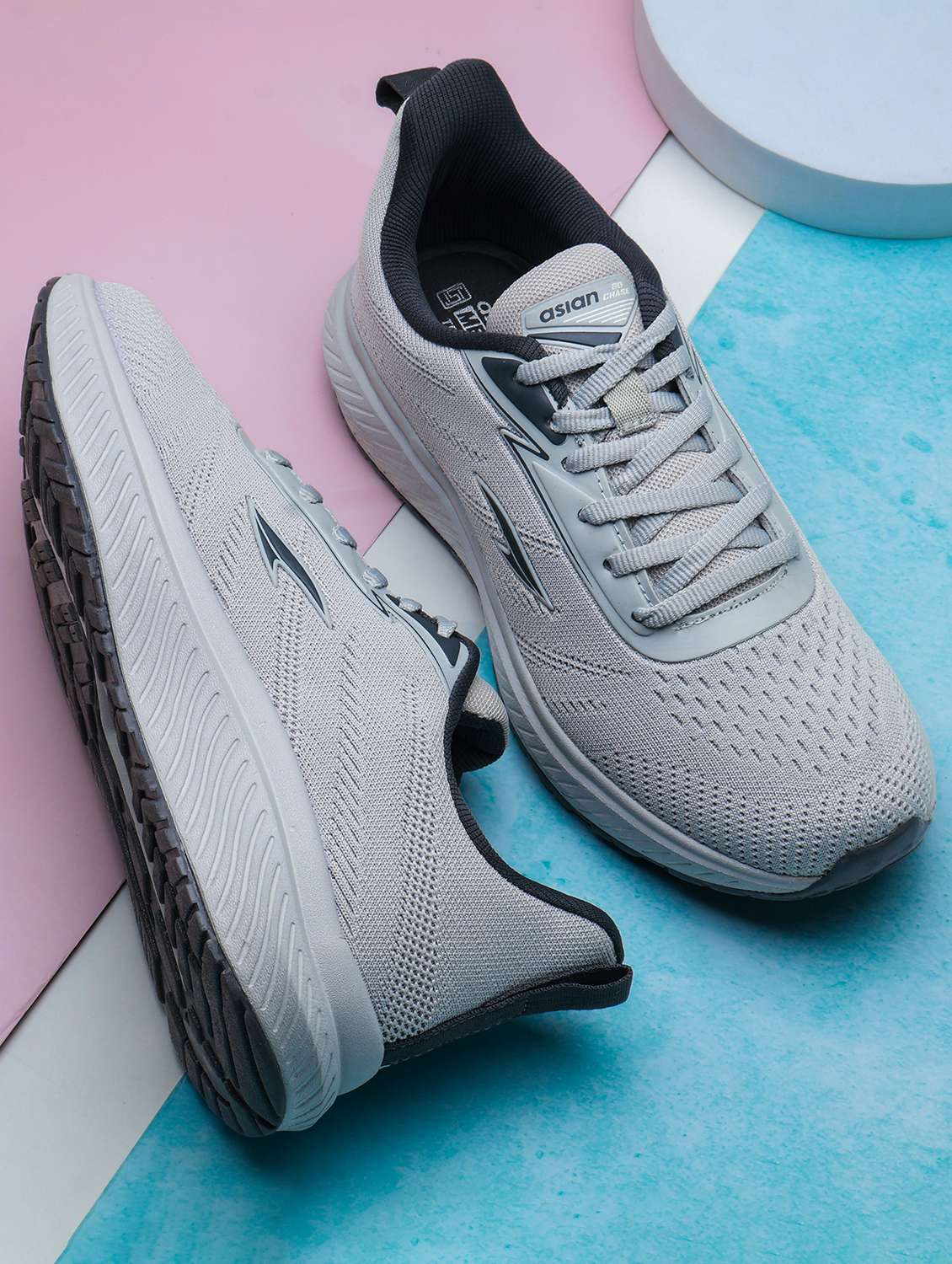 men grey lace up sport shoe