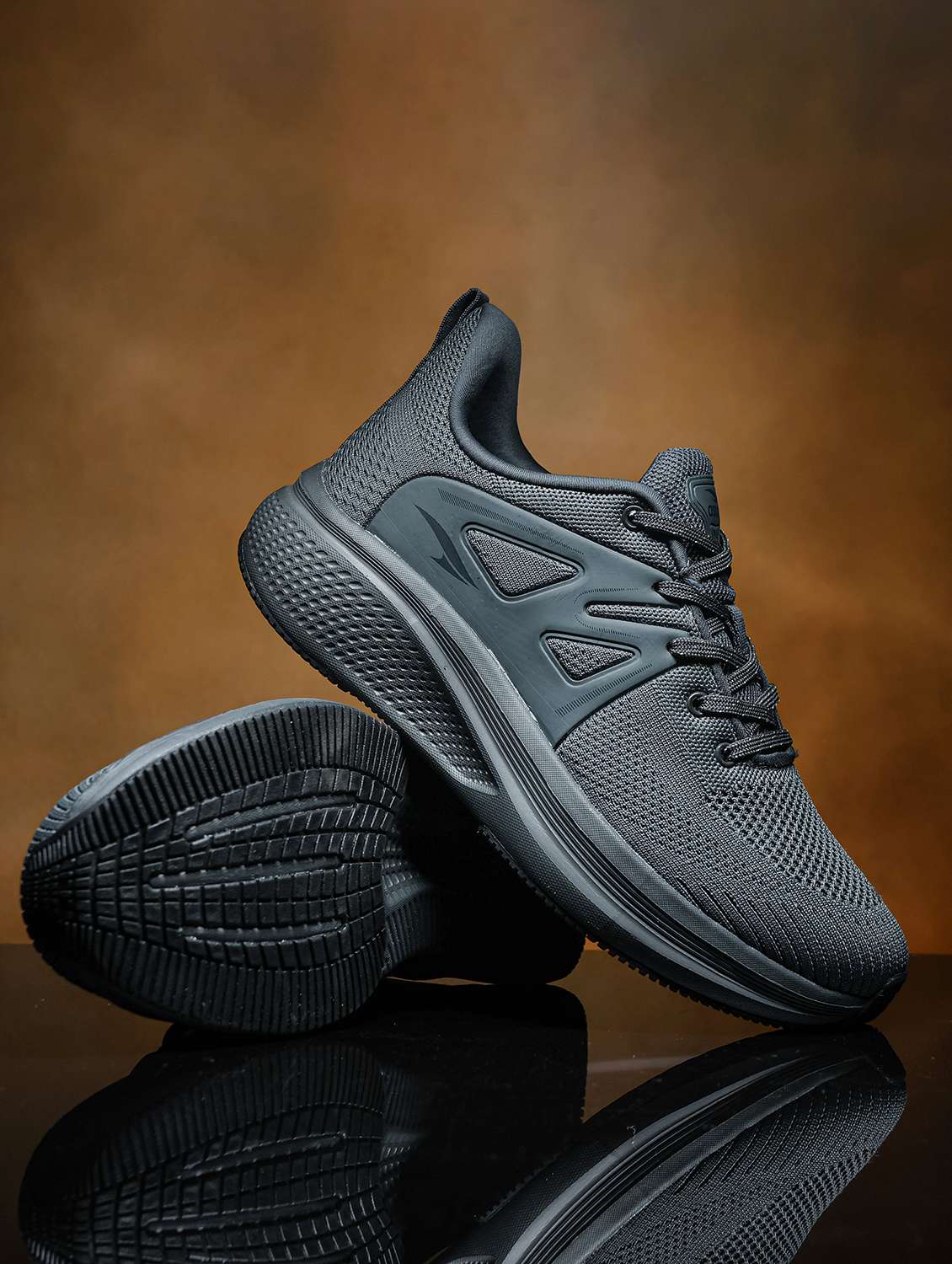 men grey lace up sport shoe