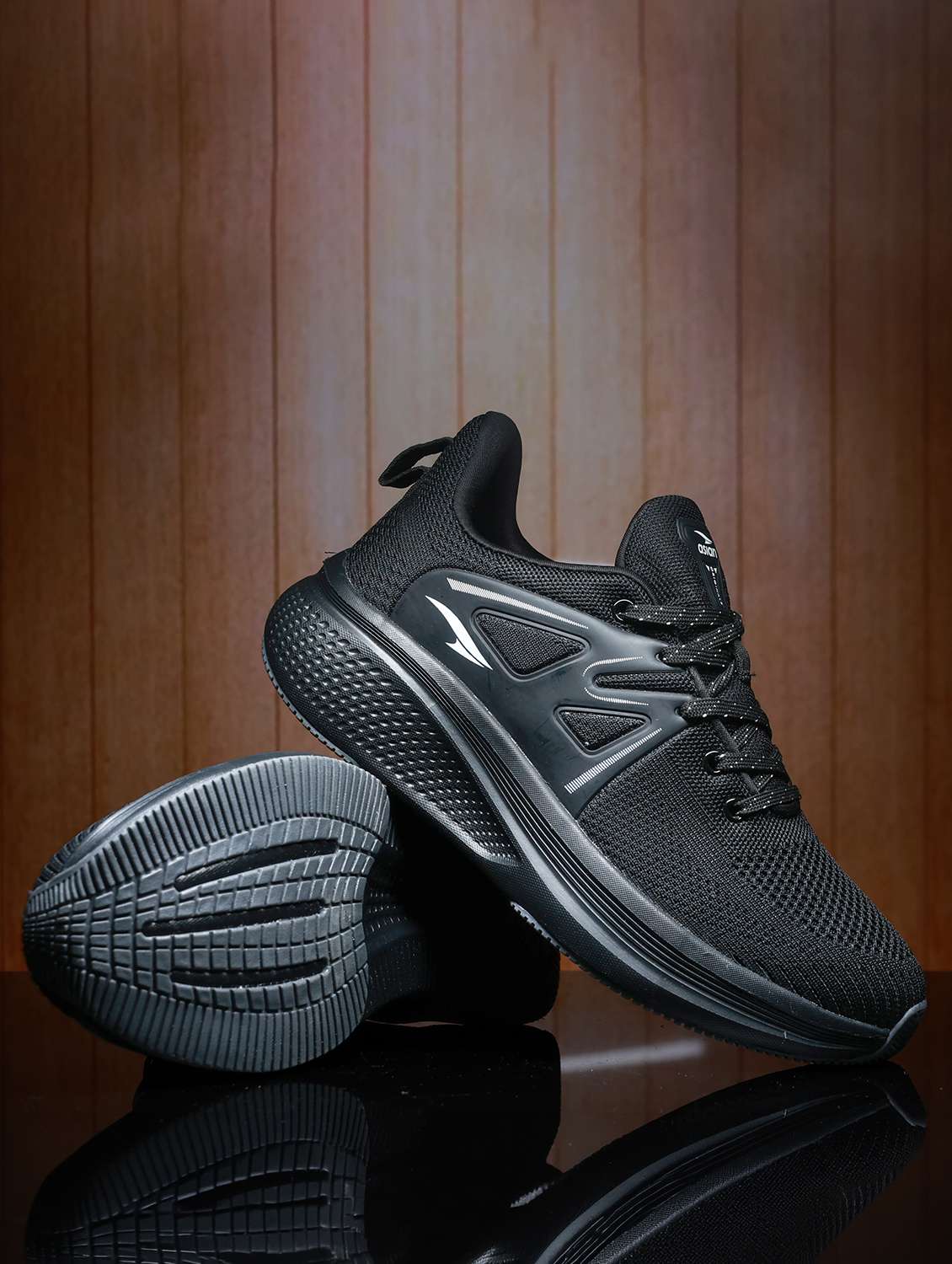 men black lace up sport shoe