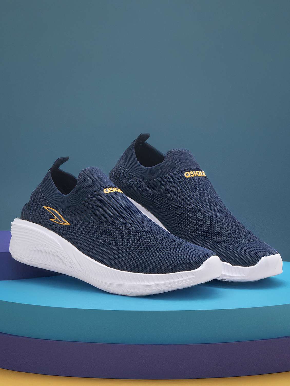 men navy blue slip on sport shoe