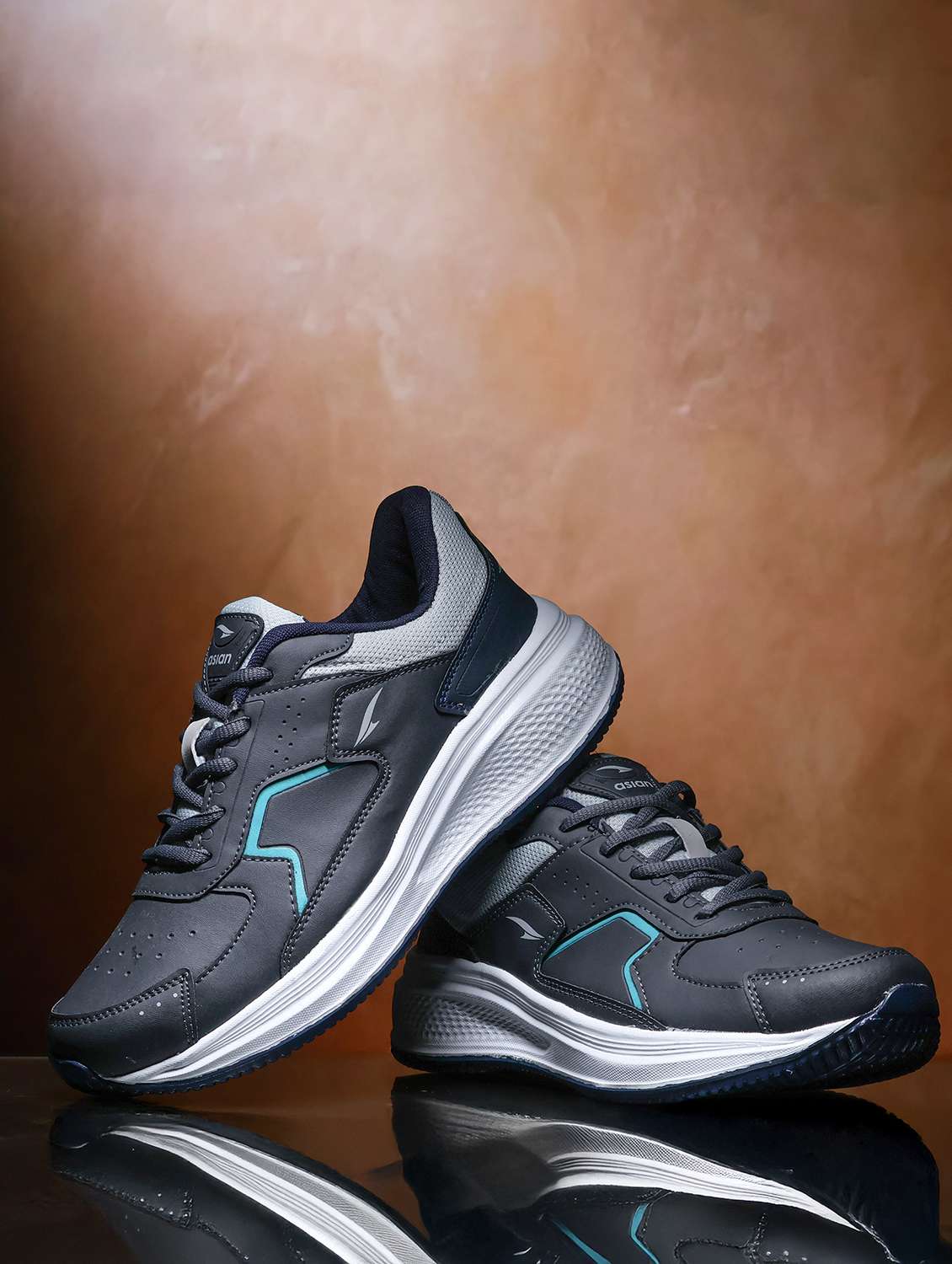 men grey lace up sport shoe