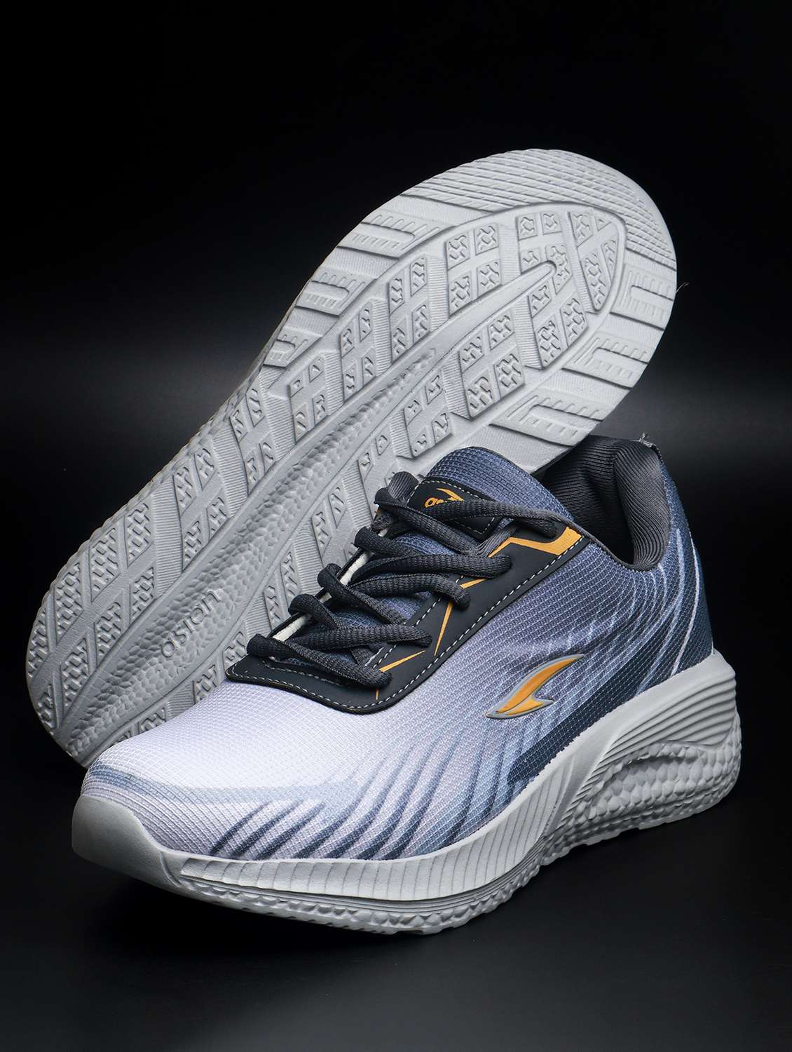 men grey lace up sport shoe