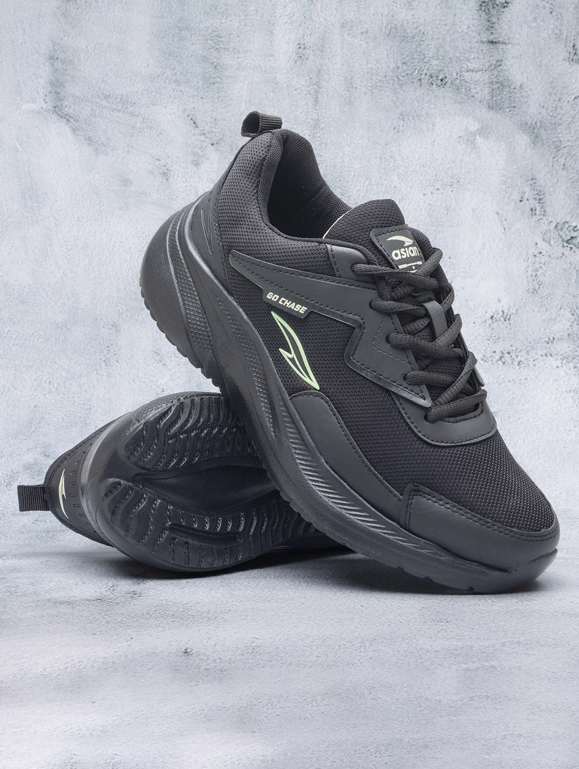 men black lace up sport shoe