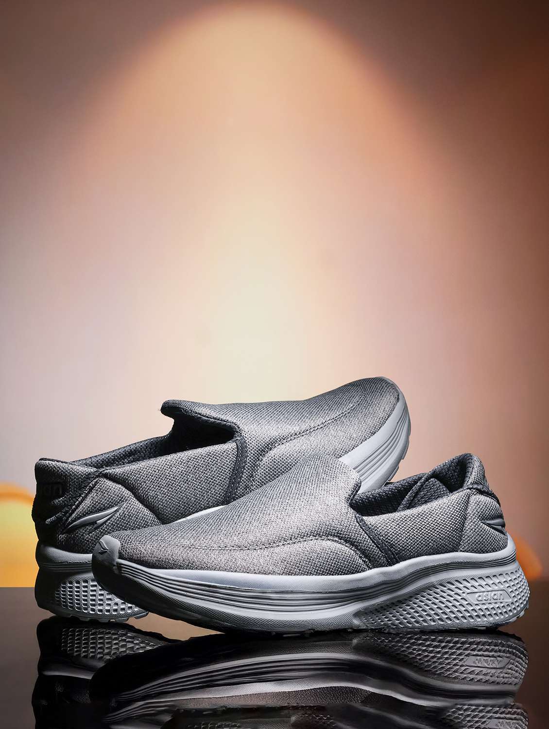 men grey slip on sport shoe