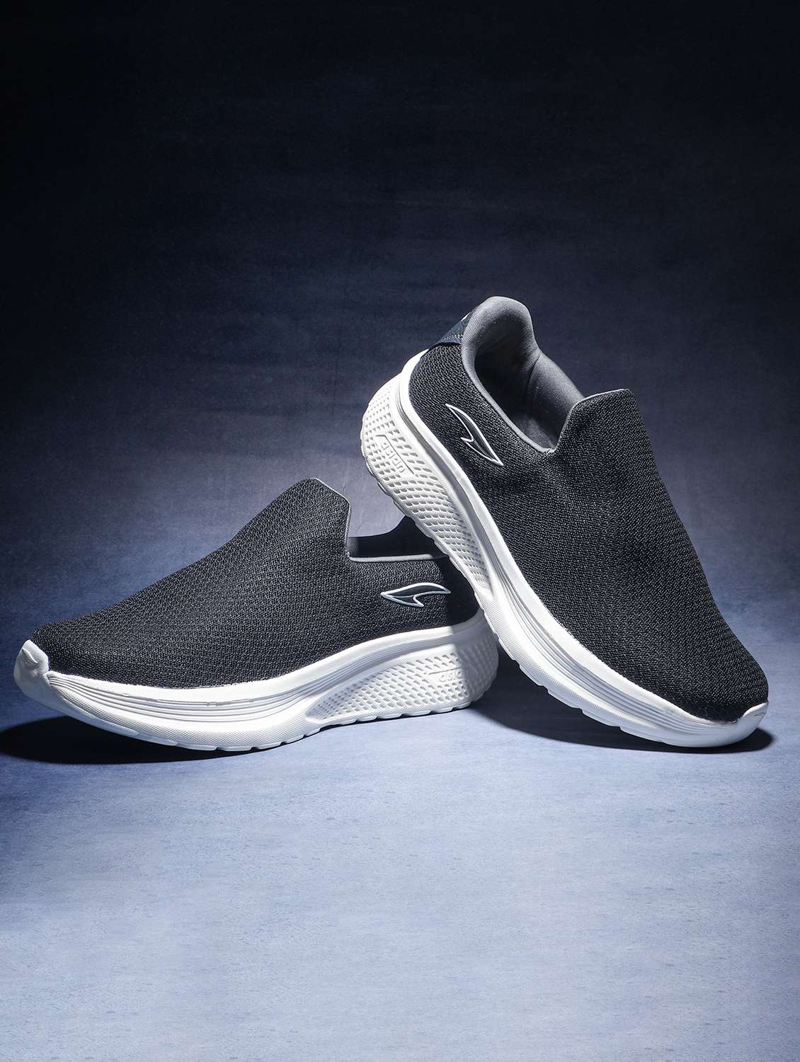 men black slip on sport shoe