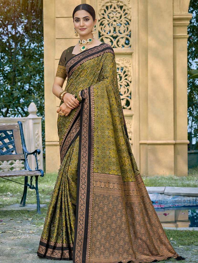 women self design tussar silk saree with blouse