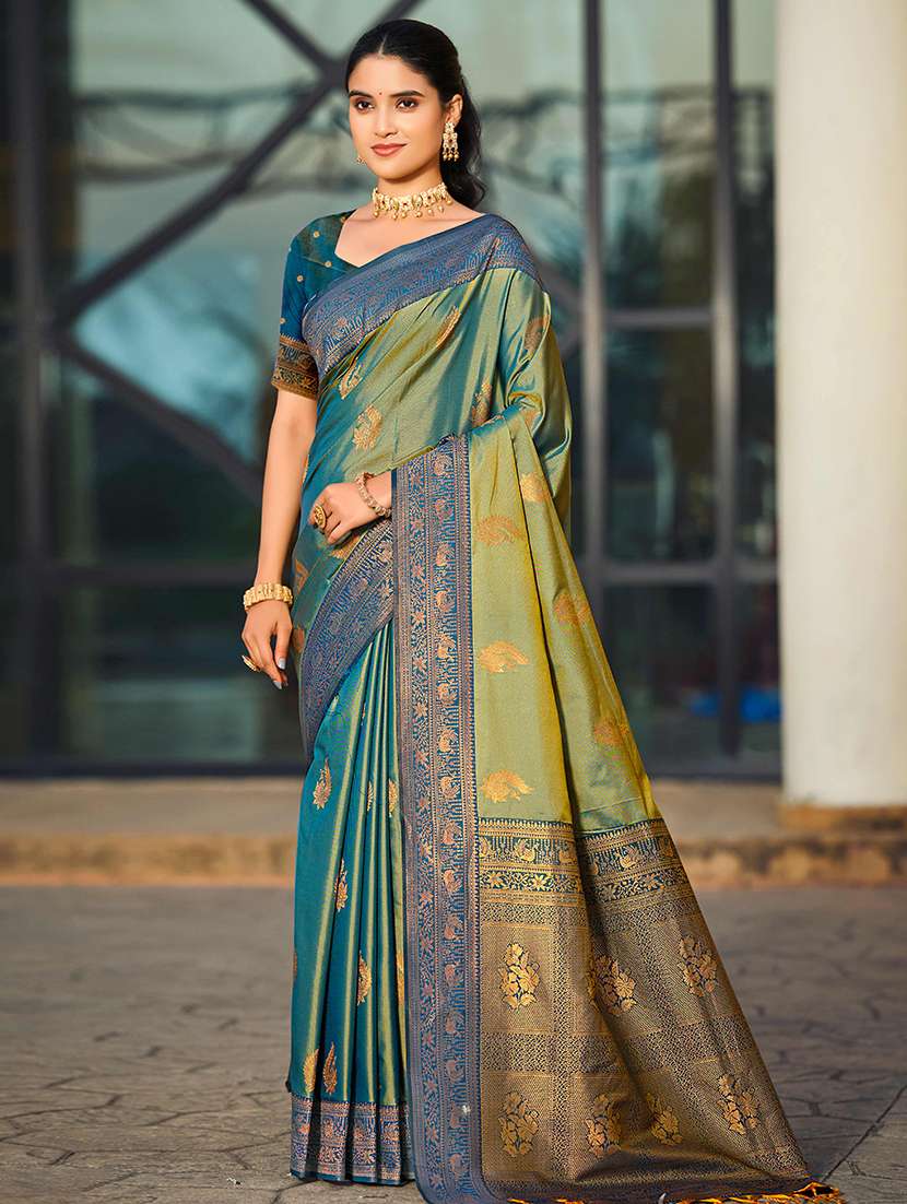 women self design bordered saree with blouse