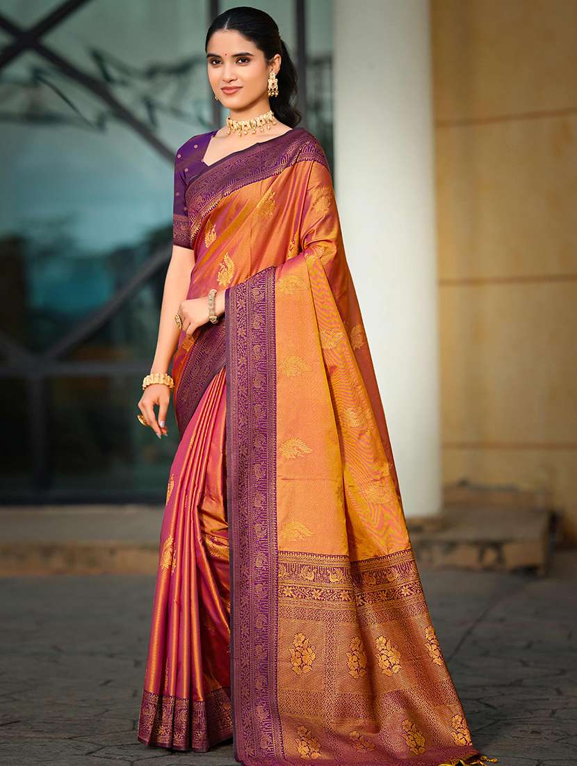women self design bordered saree with blouse