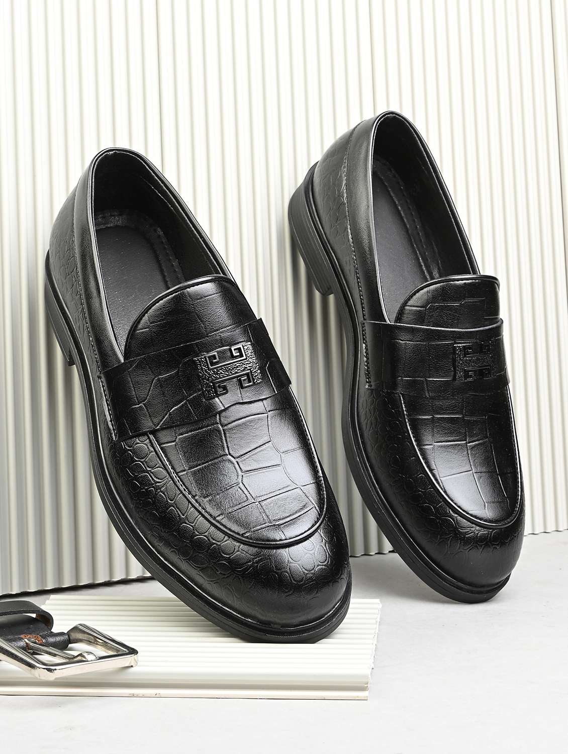 men black slip on loafer